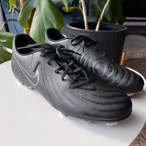 Women's Nike Phantom Club GX2 Soccer Cleats (Size 8.5)